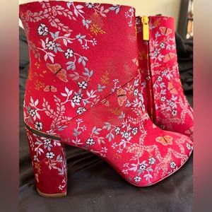 Ted Baker Ishbel Red flower print (size 8.5)
